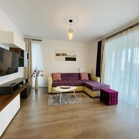 Апартаменти Uno Double Studio Coresi With Balcony City View