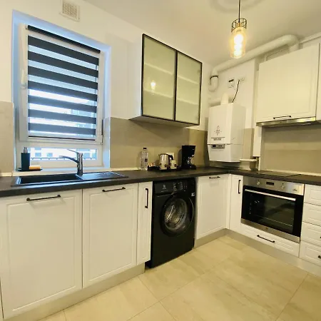 Апартаменти Uno Double Studio Coresi With Balcony City View Брашов
